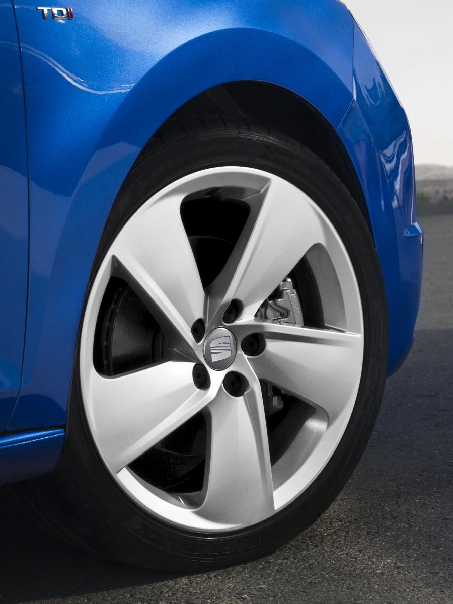  Seat Toledo 2012 года  (фото 38 из 46)